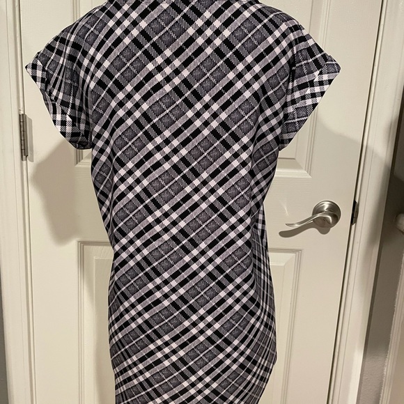 Black and white checked Express top. Size S - Picture 2 of 4